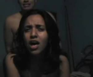 Jong stelletje probeert voor het eerst anale sex