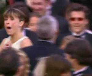 Stom stom je laat je tepel toch niet zomaar zien