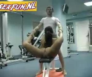 Neuken met een meid die super flexibel is heeft zo ze voordelen