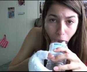 Cam tiener heeft een bizar idee van sexy