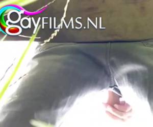 Stiekem filmen tijdens het aftrekken van zijn stijve lul