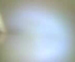 Amateur heeft zich gefilmd terwijl hij zijn harde lul in haar strakke kontje stopt