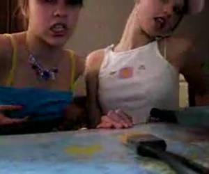 Tieners leven zich uit achter de webcam