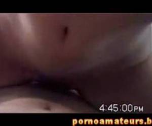 Zij weet hoe je aan een harde lul moet zuigen