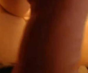 Smoking sexy webcam girl met dikke tieten