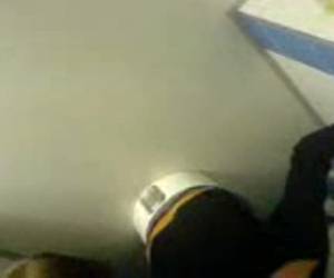 Amateur stelletje neukt stiekem in de discotheek