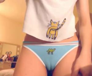Trots op haar geile cameltoe