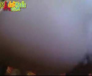 Mooie dame geeft vriend een super blowjob lekker hard op zijn grote ei...