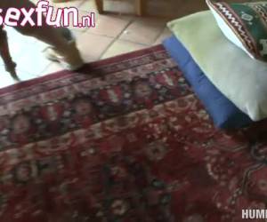 Tanja haalt haar vriend in huis als haar ouders weg zijn dat had ze beter niet kunnen doen