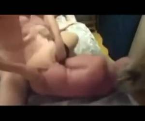 Dubbele penetratie tijdens amateur orgie